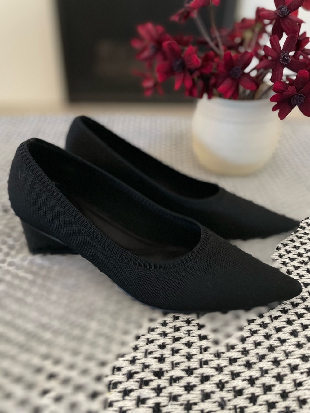 Vivaia Tracy Pointed Toe Pump Black Knit 37 Size 6.5